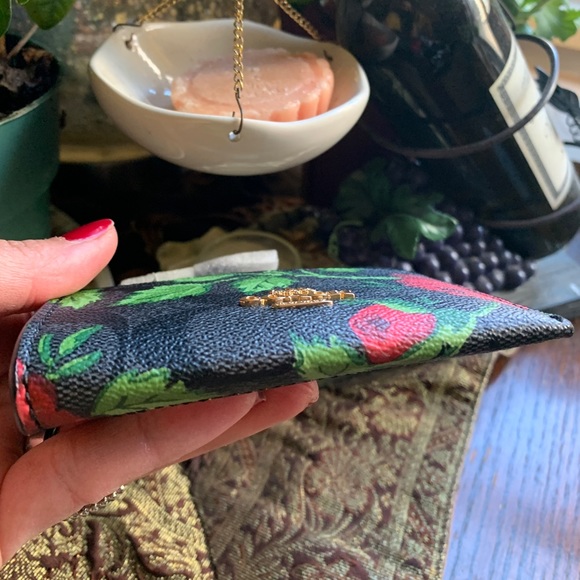 RARE🔥Authentic COACH Coated/smooth leather roses L.Ed zip card holder/ID/keych - Picture 3 of 8